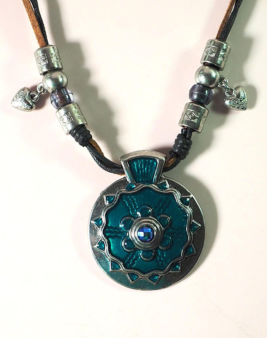 Collier chaîne brique plaqué or vert vintage avec pendentif bijou à facettes - Canada
