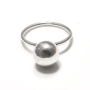 Globe Ring, Sterling Silver or gold Ball Ring, Geometric Sphere jewellery for her, Solid statement ball ring, cocktail ball ring