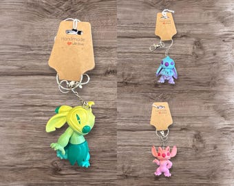 Llavero con figura de alienígena pastel de Just Play, personajes de juguete, clip para mochila
