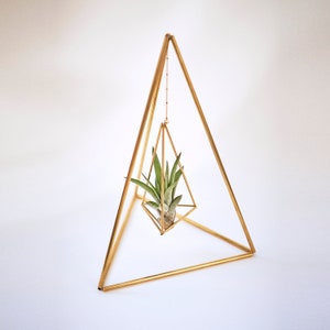 Air plant stand Himmeli Tetrahedron No. 02, air plant holder, table top decorations, unique gifts, brass plant holder, christmas gift idea