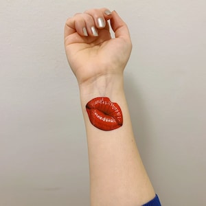 Temporary tattoo Kiss Kiss - set of 2