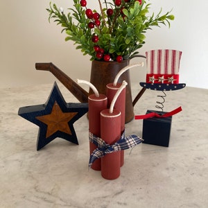 Patriotic tiered tray decor collection
