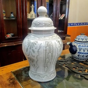 Ceramic ginger jar, Beautiful talavera ginger jar, lidded ceramic jar, Floral ginger jar, lattice ginger jar. CM231