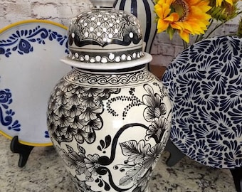 Ceramic ginger jar, Beautiful talavera ginger jar, lidded ceramic jar, Floral ginger jar, lattice ginger jar. CM161