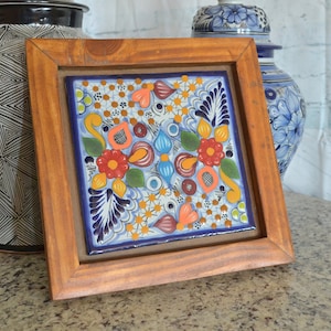 Mexican Talavera wall plate, talavera tiles, talavera tray, mexican ceramics wall decor, talavera wall plate, wall hanging plate.  CM571