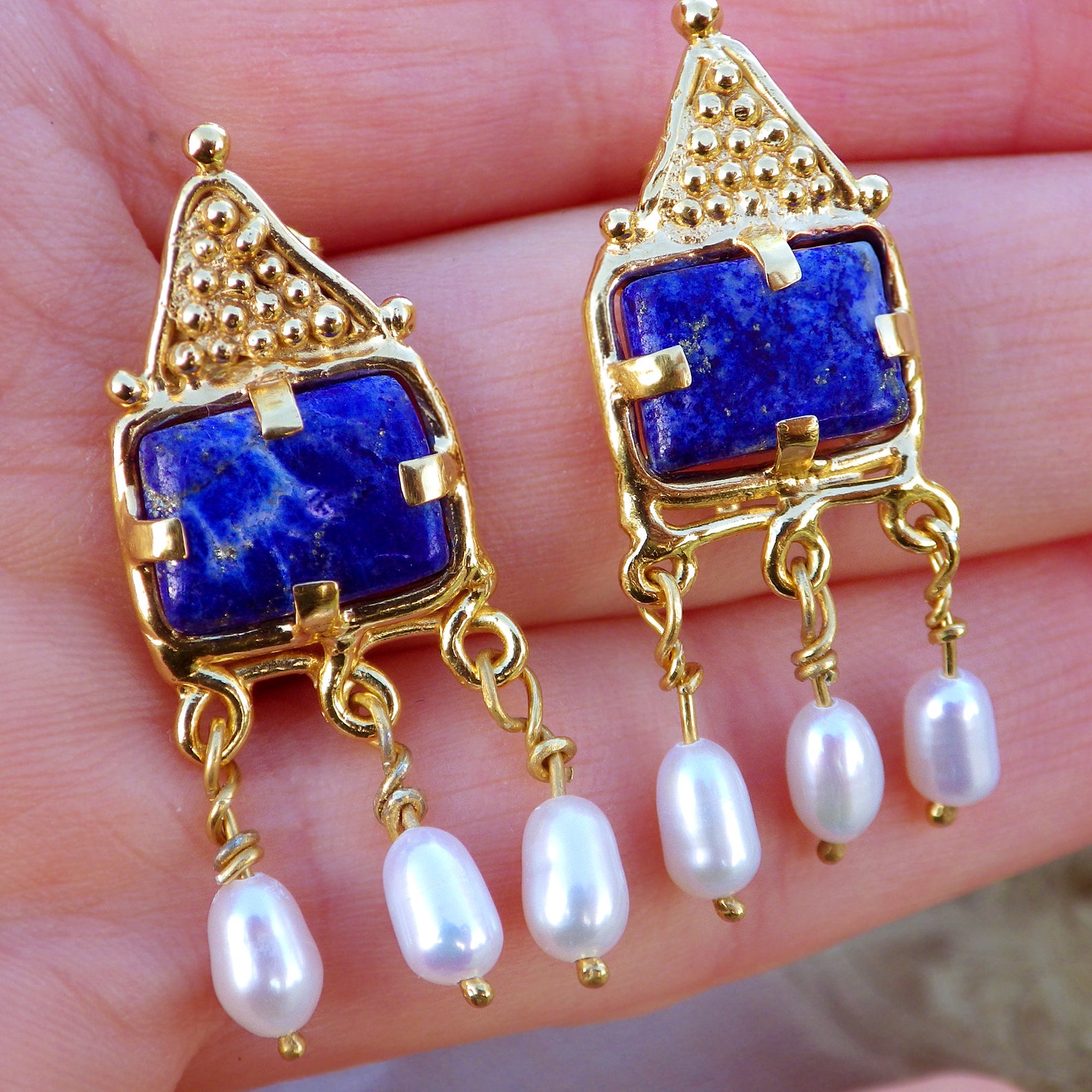 G O L D E N R A D I A N C E E A R R I N G S // Golden Radiance Earrings