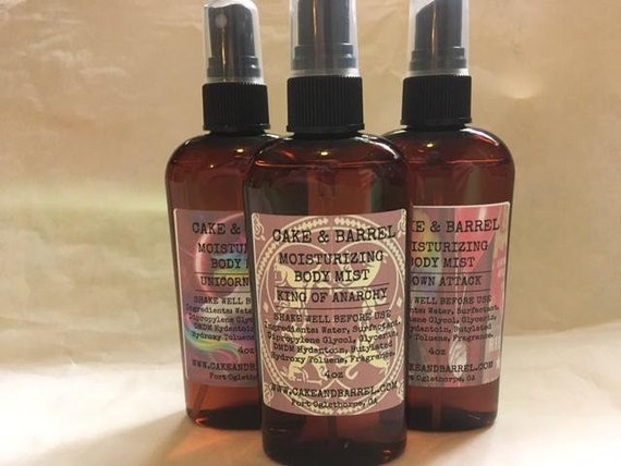 CHOOSE YOUR SCENT. Moisturizing Body Deep Berry Fragrance Mist