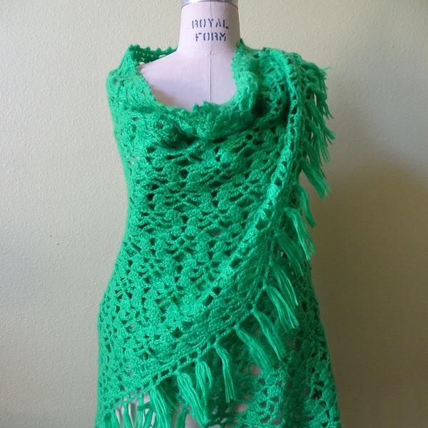 Vintage Green Crocheted Shawl, Open Weave Emerald Green Cape, 1970's Shoulder Wrap, Hand Made Crochet Shawl, Fringed Edges