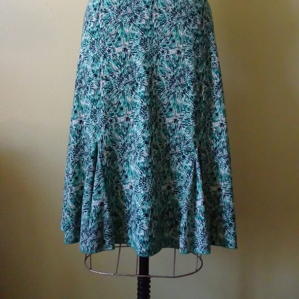 Vintage Teal & Black Print Skirt, 1980's Polyester A-line Skirt, Semi Trumpet Shape, Sunburst Pattern, Ladies Size Medium, Elastic Waist