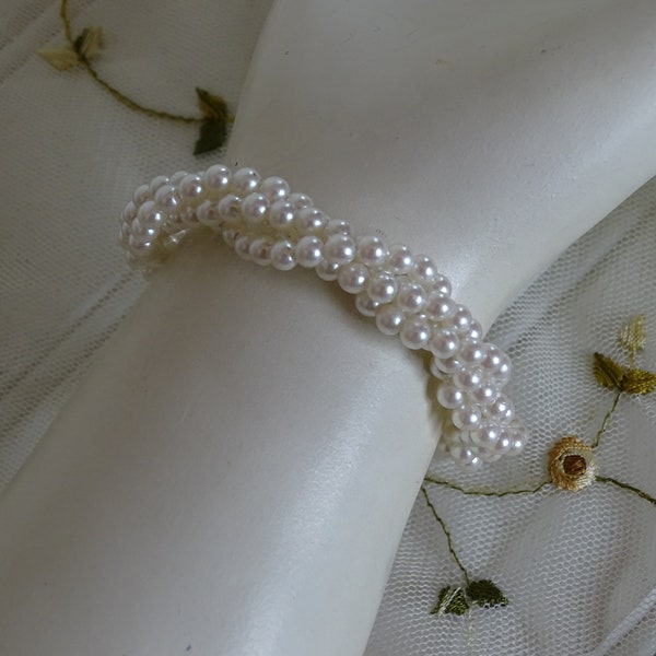Vintage Napier Pearl Bracelet, Twisted Pearlized Beaded Bracelet, 1980's Napier Jewelry, 6" White Bracelet, Bridal Wedding Formal Jewelry