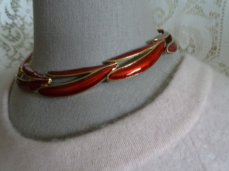 Gold /& Red Jewelry 1980/'s Choker Necklace Enameled Statement Necklace Vintage Red Link Necklace V Link Design