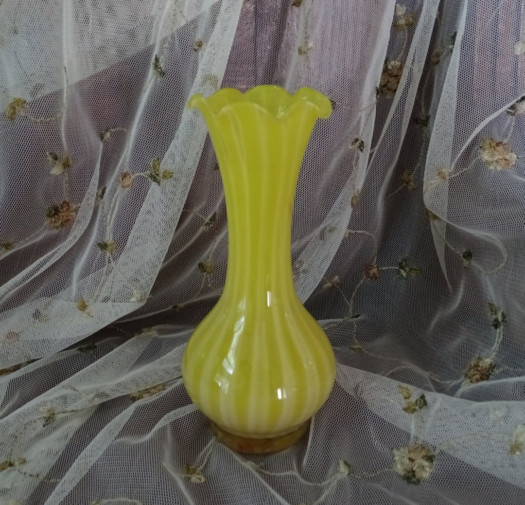 Vintage Yellow Bud Vase 6 Hand Blown Glass Vase Pretty Etsy