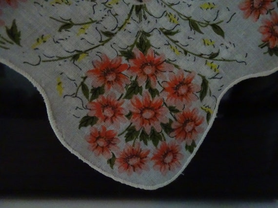 Vintage Coral Flowered Handkerchief, Lilies & Dai… - image 3