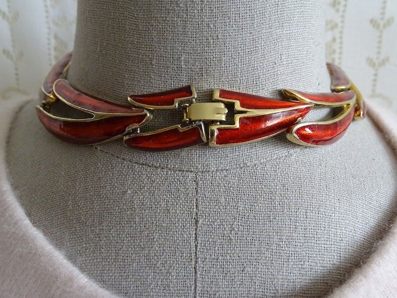 Gold /& Red Jewelry 1980/'s Choker Necklace Enameled Statement Necklace Vintage Red Link Necklace V Link Design
