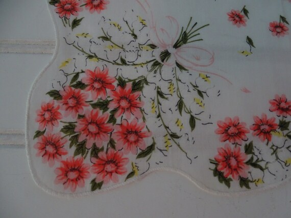 Vintage Coral Flowered Handkerchief, Lilies & Dai… - image 5