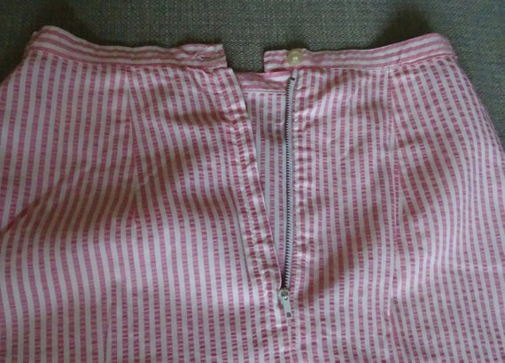 Vintage Seersucker Ladies Suit, 2 pc Pink Striped… - image 9
