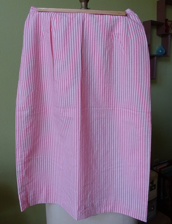 Vintage Seersucker Ladies Suit, 2 pc Pink Striped… - image 8