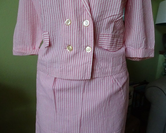 Vintage Seersucker Ladies Suit, 2 pc Pink Striped… - image 3
