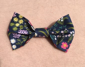 Spring Forest Bow Tie Navy