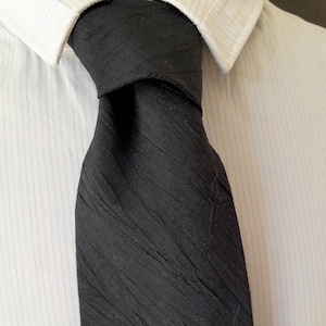 tex_kon black cotton mix wrinkled tie. Black crushed corporate goth tie. Vintage 90s Solid single color black Necktie cravat. Black raw tie