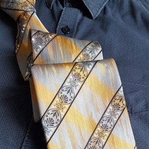 Nova Strada novelty striped silk tie. Art deco textured flashy tie. Brown ornate damask stripes on sky blue and sunset Men&#39;s Necktie cravat