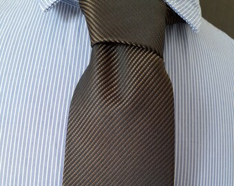 Royal Class Conference solid brown silk tie. Coffee and black pin stripes Twill weave Necktie. Men&#39;s 00s 90s Diagonal Rib Textured neck tie