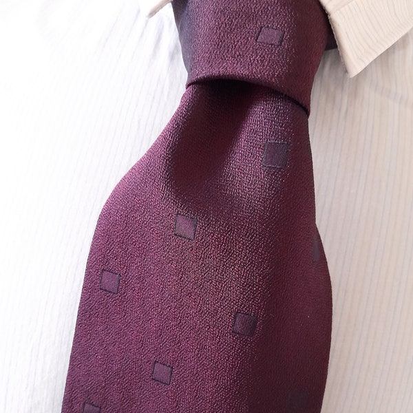burgundy color tie