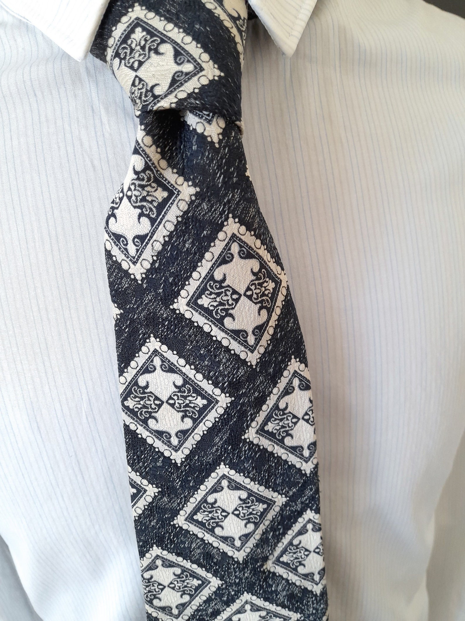 Vintage TREVIRA Commodore Fat 4 1/4 Tie. Platinum Patches Flying ...