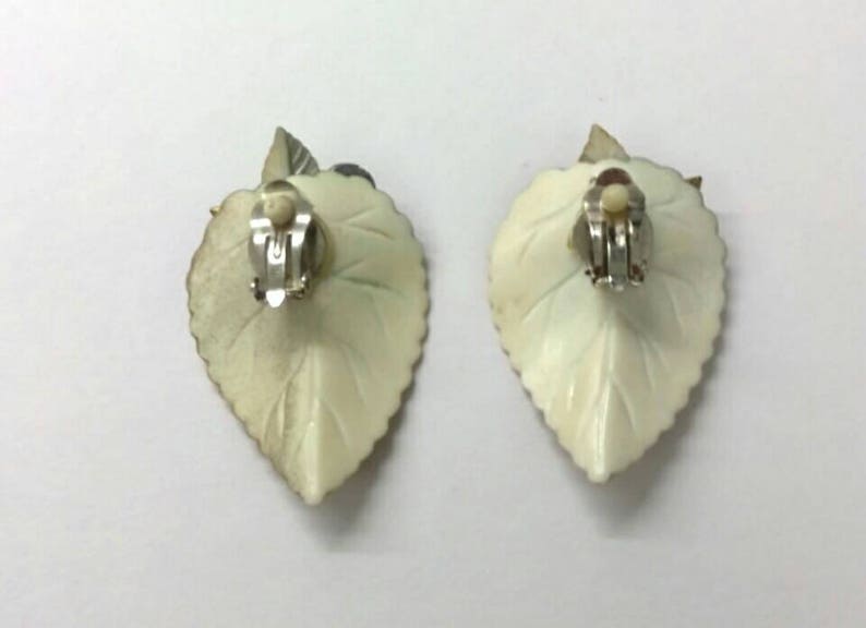 Boutique B1S2 Fashion Jewelry VINTAGE Gold Floral and Leaf Earrings Nature Jewelry Rainbow Leaf Earrings Accessories