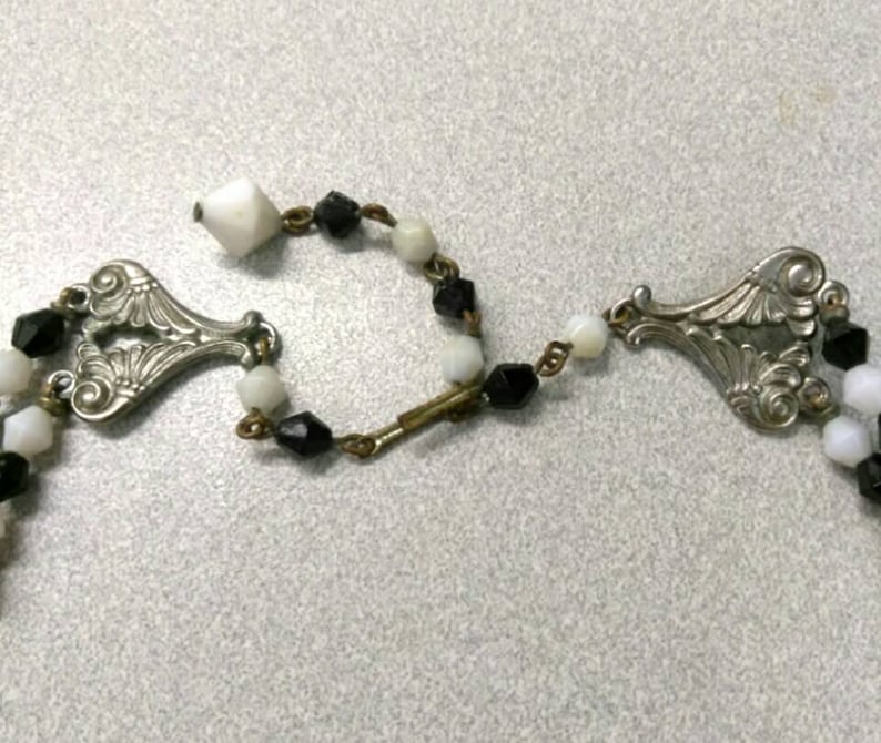 Mid Century Bead Necklace Boutique Vintage Black White Irridescent Choker Necklace Fashion Jewelry N2 Statement Necklace Accessory