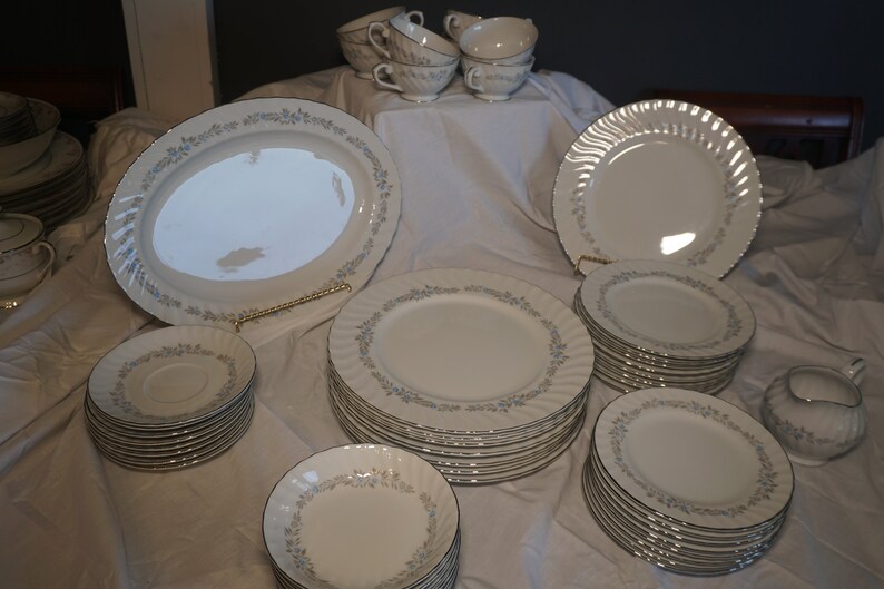 Kessington China Springtime 5820 ~ 15 Piece Set