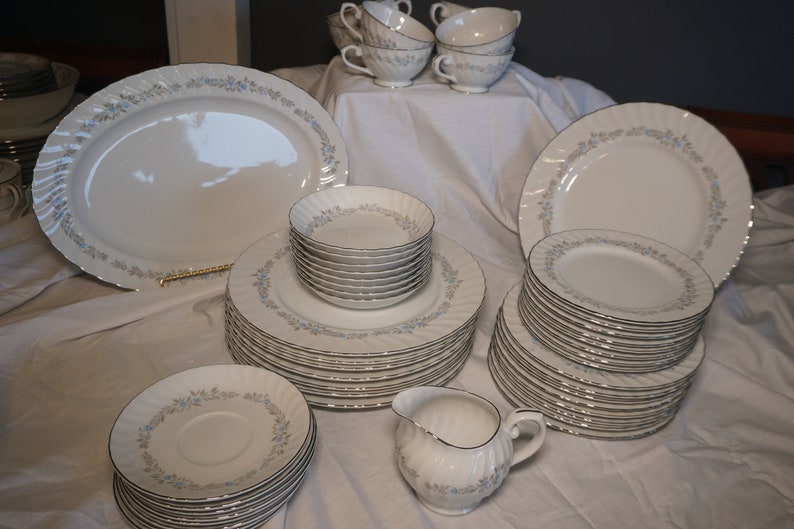 Kessington China Springtime 5820 ~ 15 Piece Set