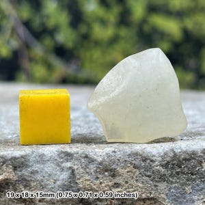 Libyan desert glass (tektite) - rare and unique libyan desert glass tektite for spiritual and energy healing