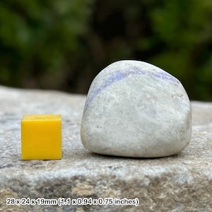 Hackmanite from pakistan - uv fluorescent marvel in every glow!