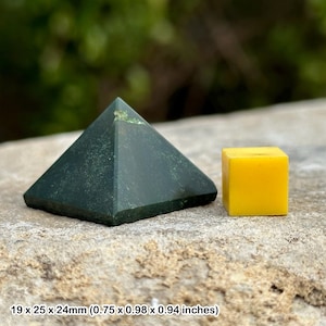 Bloodstone pyramid - beautiful bloodstone pyramid for use in energy and spiritual healing practices