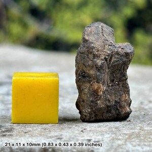 Rare titanite sphene crystal mineral specimen – brazil – genuine natural green gem – with certificate
