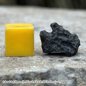 Authentic indochinite tektites meteorite space rock - uk seller