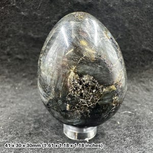 Ovo de cristal de larvikita polido, pedra de feldspato larvikita norueguesa, espécime genuíno com certificado de autenticidade.
