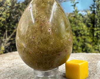 Huevo de ópalo kiwi: una piedra preciosa radiante y vibrante - espiritual espiritual