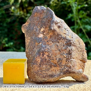 Authentic gebel kamil iron meteorite - rare individual specimen w/ certificate of authenticity - unique collectible