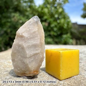 Neolithic flint arrowhead | cornwall uk archaeological artefact | genuine prehistoric point with certificate