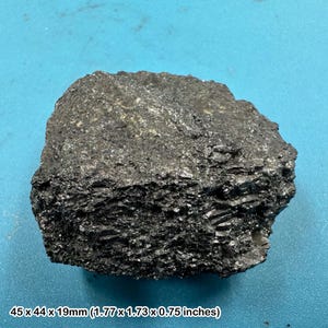 Magnetietkristal puur zwart noors natuurlijk ijzeroxide mineraal exemplaar echte verzamelaarsdisplaysteen met certificaat van echtheid
