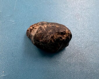 Meteorito de condrita común l4/5 auténtico certificado: auténtica roca espacial