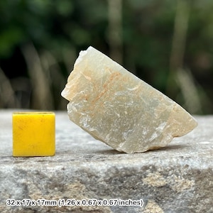 Moonstone crystal - love & luck - genuine spiritual healing mineral stone certificated