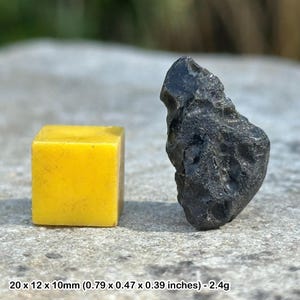 Indochinite tektites moldavite libyan meteorite - space moon asteroid rock