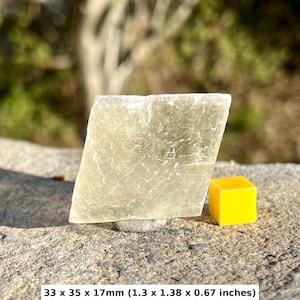 Calcite iceland spar crystal - optical double refraction mineral - genuine specimen from china - certificate of authenticity