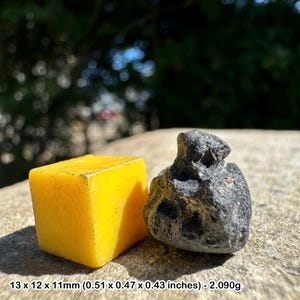 Genuine asteroid indochinite tektite meteorite science education & jewellery space rock