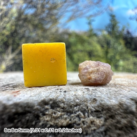 パキスタン産ハックマナイトマイクロ - あらゆる輝きに紫外線蛍光の