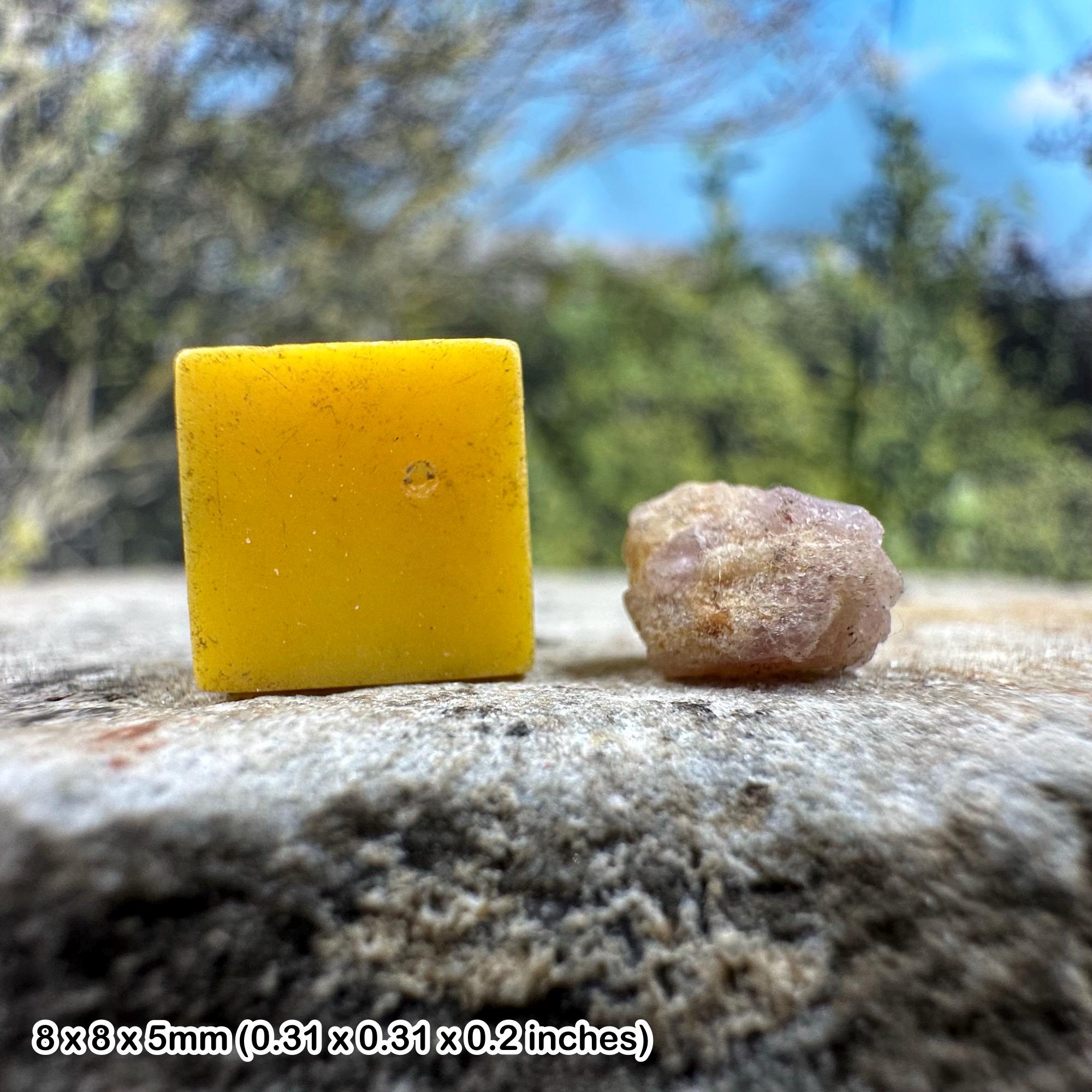 パキスタン産ハックマナイトマイクロ - あらゆる輝きに紫外線蛍光の