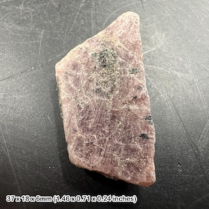 Zertifizierte echte Rubin-Kristallstufe - kraftvoller spiritueller Mineralstein mit authentischer Zertifizierung!